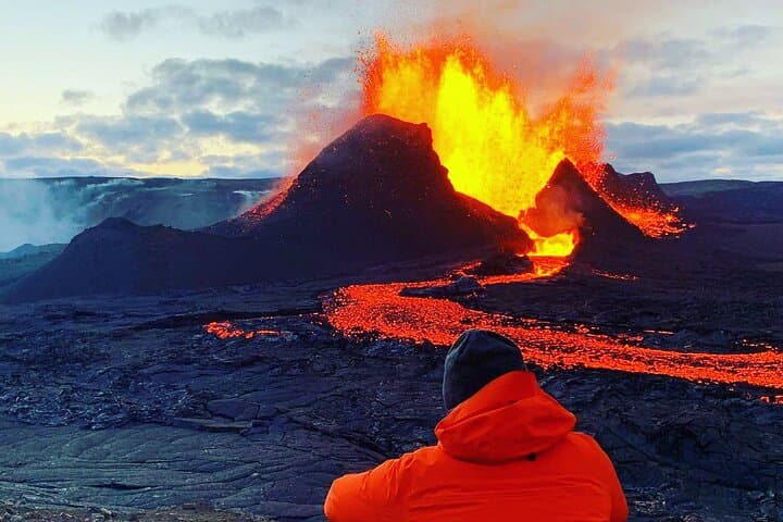 Guided Hike to Fagradalsfjall Volcano — Reykjanes Lava Fields, Seltún & Kleifarvatn