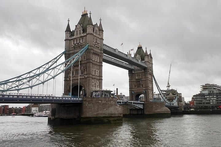 Central London to Stansted Airport Private Transfer: Door-to-Gate Reliability photo 3
