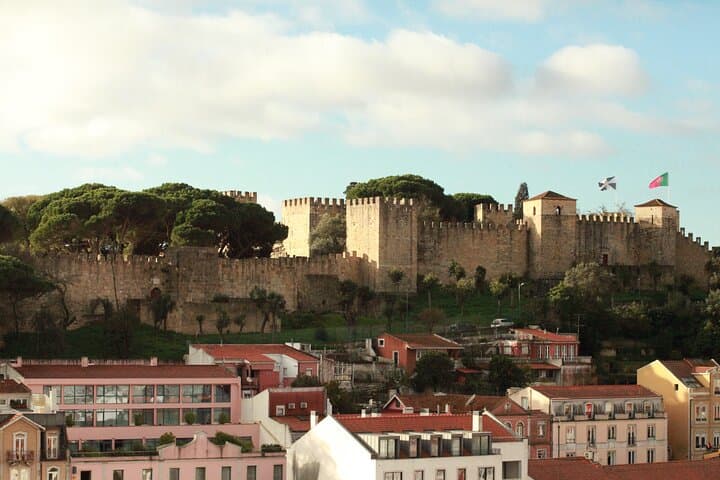 Sao Jorge Castle Guided Tour in Lisbon: Views, History & Insider Tips