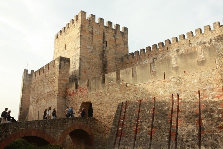 Sao Jorge Castle Guided Tour in Lisbon: Views, History & Insider Tips photo 3