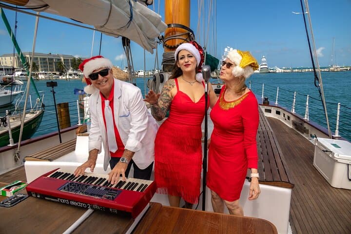 Key West Holiday Schooner Cruise: Live Band, Lights & Drinks