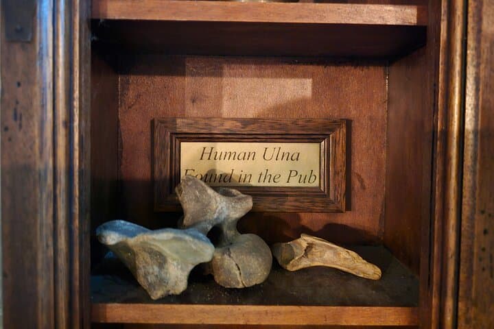 London Historical Pub Walk: Pilgrims, Pirates and Docklands Secrets photo 6