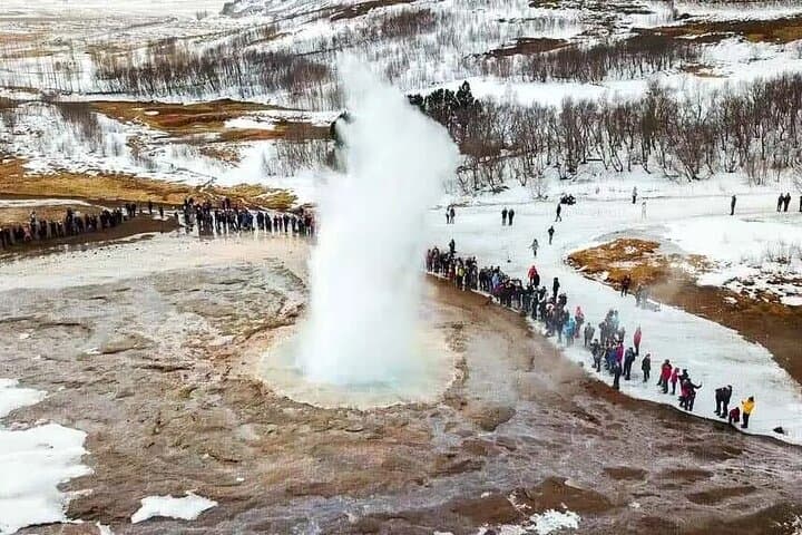 Private Golden Circle Tour from Reykjavík — Þingvellir, Geysir & Gullfoss in Luxury photo 3