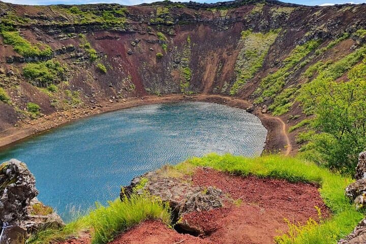 Private Golden Circle Tour from Reykjavík — Þingvellir, Geysir & Gullfoss in Luxury photo 4