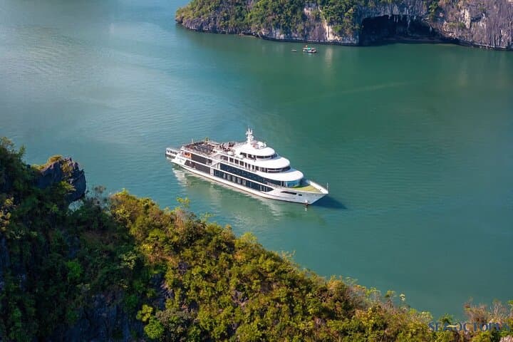 Halong Bay Luxury Day Cruise & Seafood Buffet on the Sea Octopus photo 6