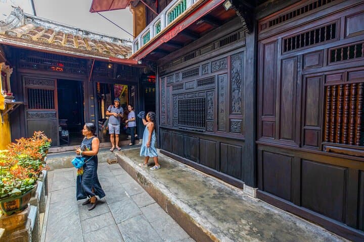 Marble Mountains to Hoi An: Full-Day Caves, Pagodas and Ancient Streets photo 3