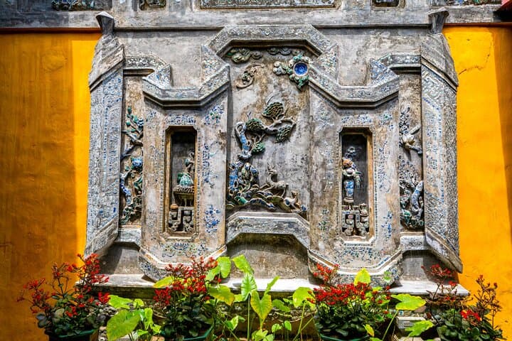 Marble Mountains to Hoi An: Full-Day Caves, Pagodas and Ancient Streets photo 4