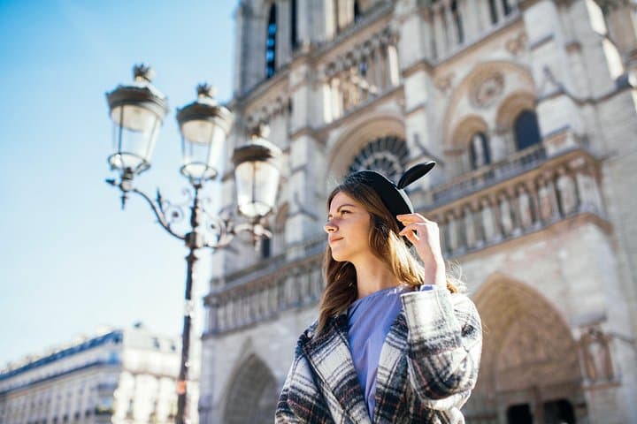 Paris Notre-Dame Professional Photoshoot: Iconic Portraits on Île de la Cité photo 4