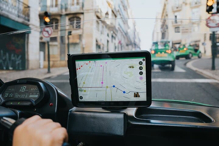 Lisbon Electric Self-Drive Tour — Spinach Car Sightseeing Routes (1–3 hrs) photo 3