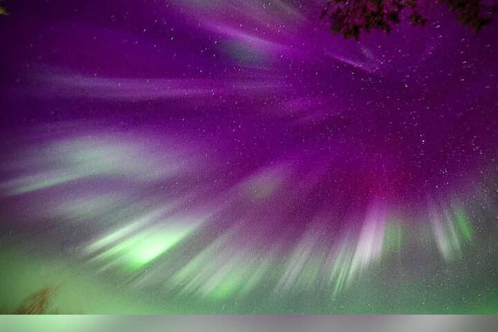 Arctic Lights: Northern Lights Chase from Rovaniemi — Lakeside Campfire Experience photo 2
