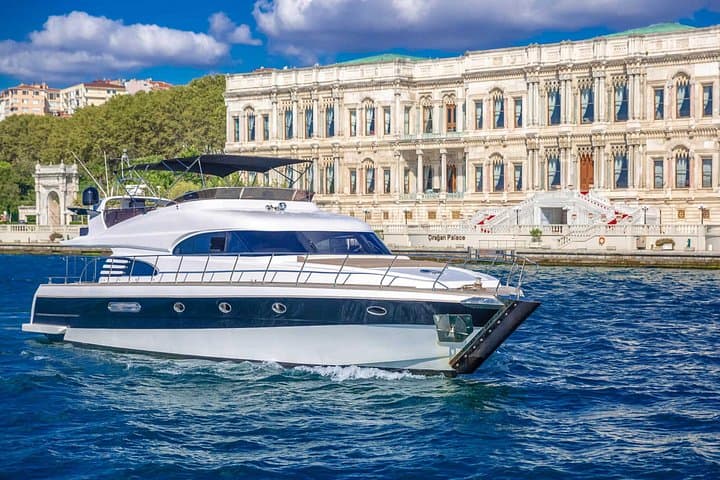 Private Luxury Yacht Bosphorus Cruise: 5-Hour Istanbul Boat Tour photo 2