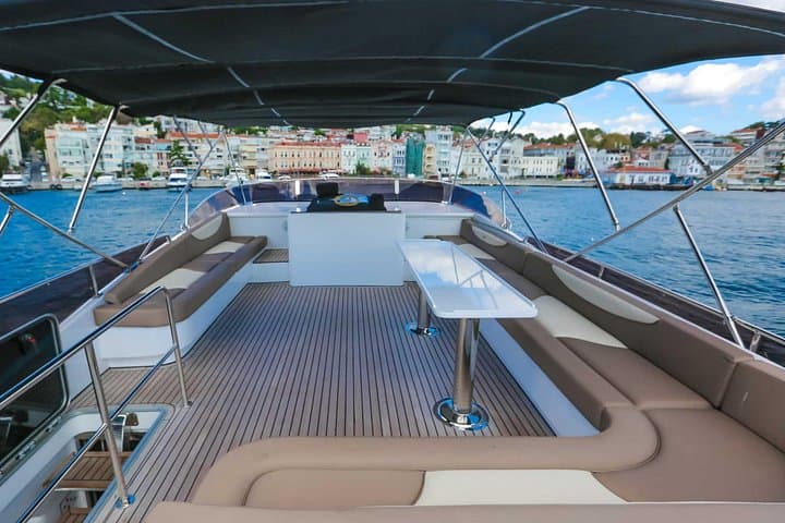 Private Luxury Yacht Bosphorus Cruise: 5-Hour Istanbul Boat Tour photo 4