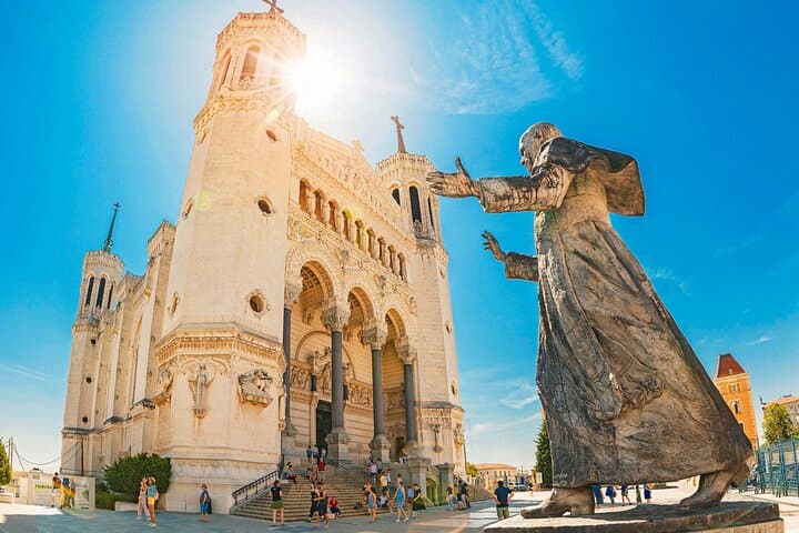 Self-Guided Lyon Walking Tour with Audioguide — Vieux Lyon & Presqu'île in 2–3 Hours photo 3