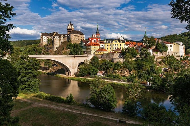 Karlovy Vary & Loket Castle: Full-Day Private Tour from Prague