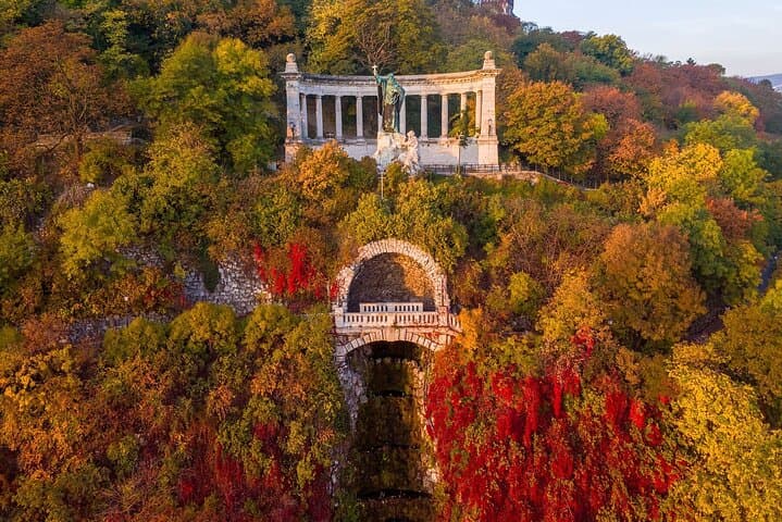 Gellérthegy Hill Walk — Jade Stone Views & Cave Church Tour in Budapest photo 5