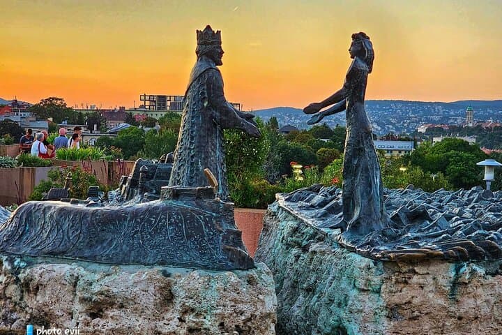 Gellérthegy Hill Walk — Jade Stone Views & Cave Church Tour in Budapest photo 4