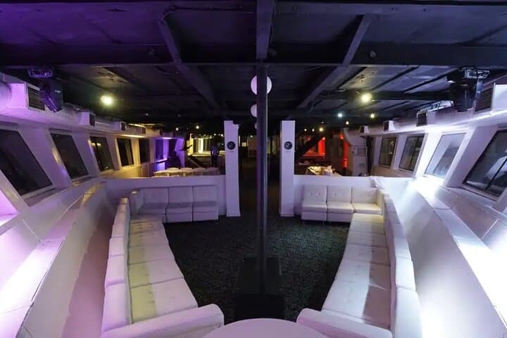 Harbor Lights NYC New Year’s Eve Party Cruise: Front-Row Fireworks & Manhattan Skyline photo 4