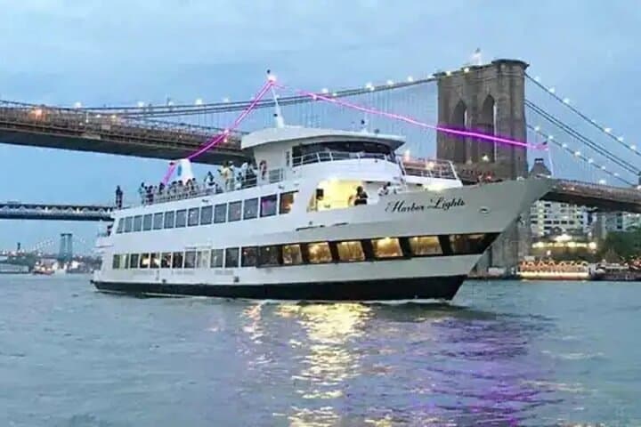 Harbor Lights NYC New Year’s Eve Party Cruise: Front-Row Fireworks & Manhattan Skyline