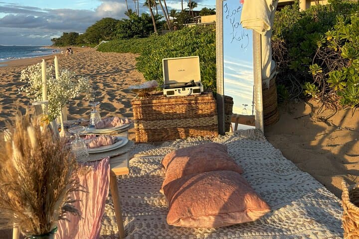 Private Luxury Beach Picnic in Maui — Wailea Sunset Picnic for Proposals photo 3