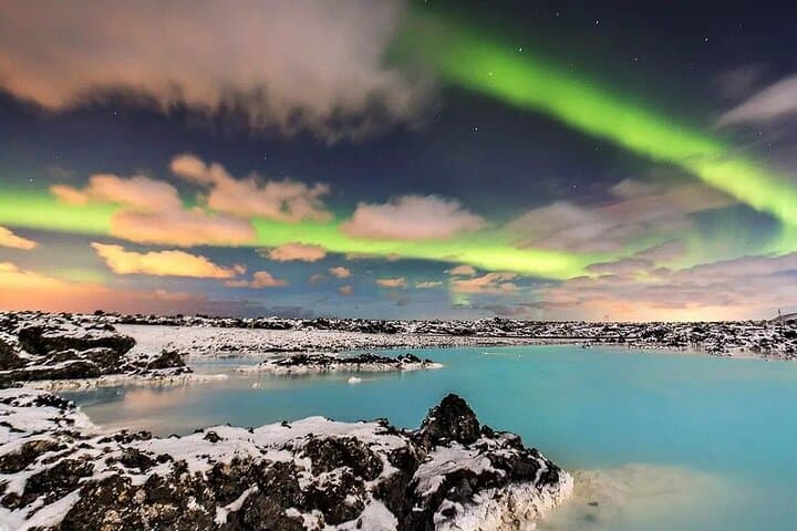 Golden Circle and Blue Lagoon Day Tour: Thingvellir, Geysir, Gullfoss & Kerid photo 3