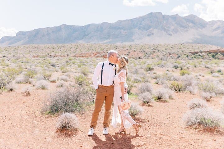 French-language Wedding in Valley of Fire: Las Vegas Desert Ceremony Guide photo 3