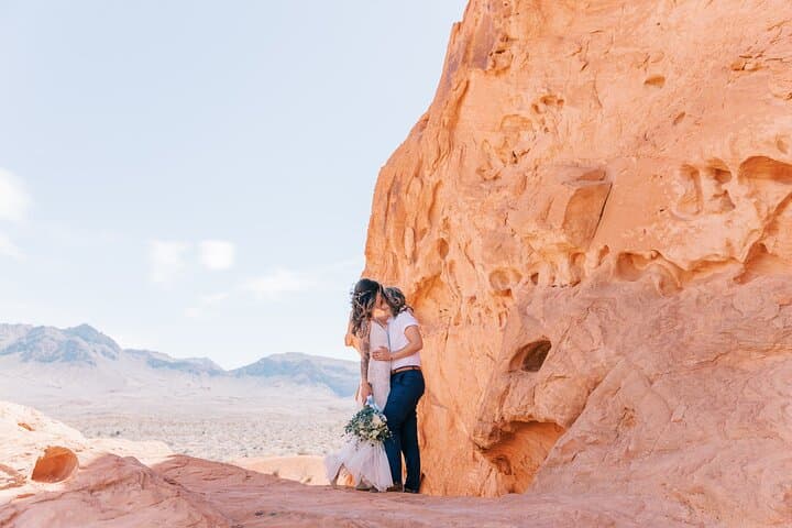 French-language Wedding in Valley of Fire: Las Vegas Desert Ceremony Guide photo 4