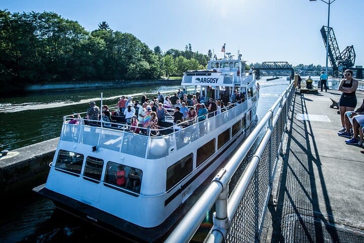 Seattle Locks Cruise: Tour the Ballard Locks, Lake Union & Puget Sound in 2 Hours photo 4