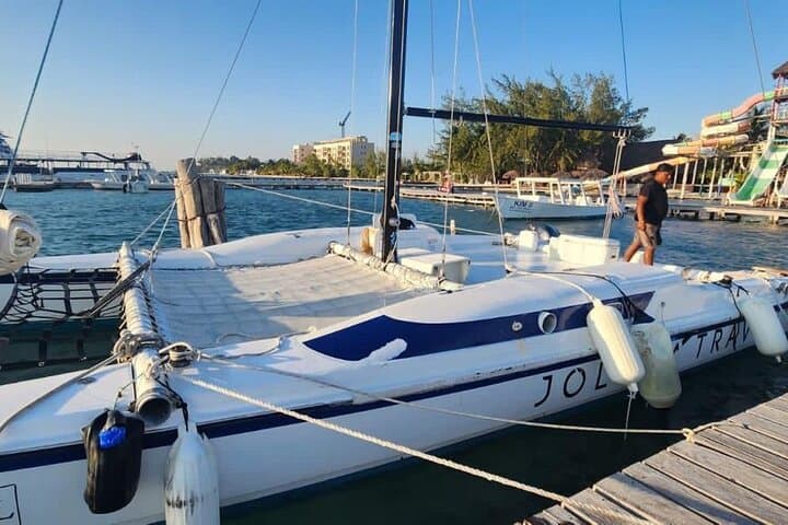 Private Catamaran to Isla Mujeres: Snorkel, Playa Norte & Open Bar