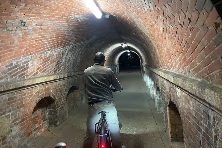 Kyoto Higashiyama Gion Sunset e-Bike Cycling Tour photo 6