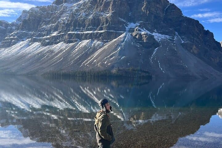 Half-Day Banff Lakes Tour: Lake Louise, Moraine, Emerald & Peyto photo 1
