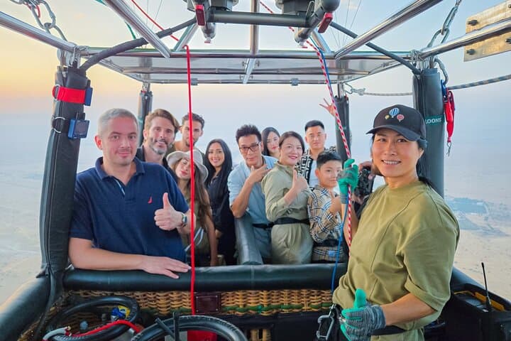 Sunrise Hot Air Balloon Over Dubai Desert Conservation Reserve photo 3