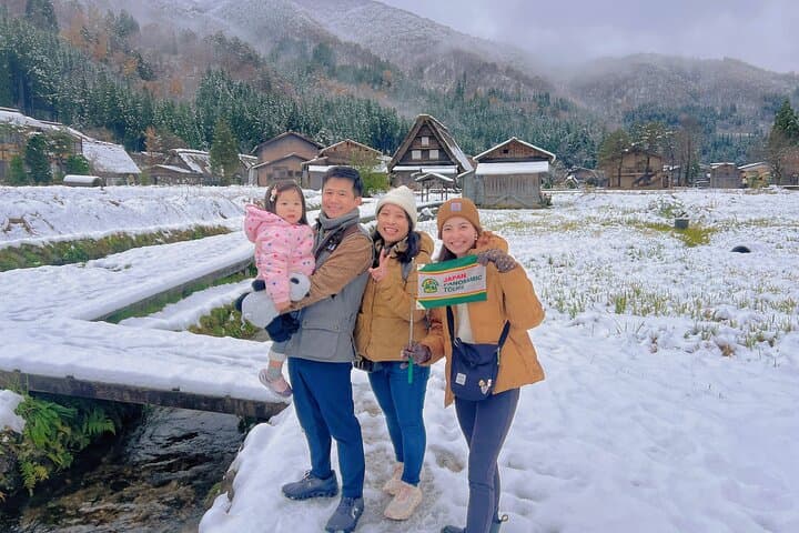 Shirakawa-go & Kanazawa Day Tour: World Heritage Village, Kenrokuen & Gold Leaf Experience photo 6