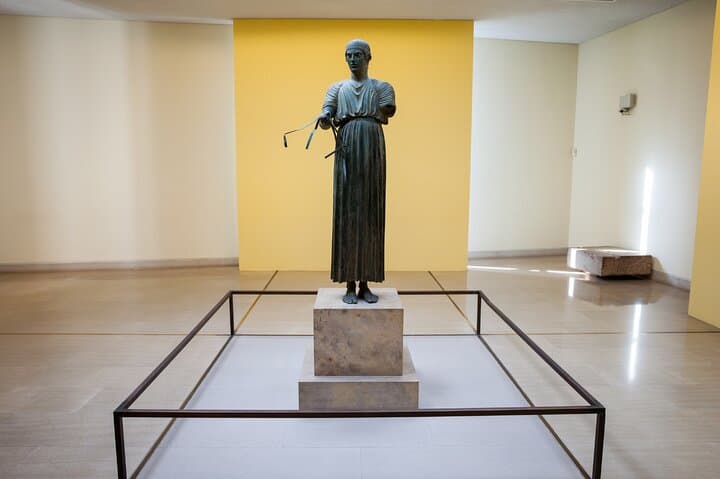 private-luxury-tour-delphi-galaxidi-oracle-to-the-sea photo 3