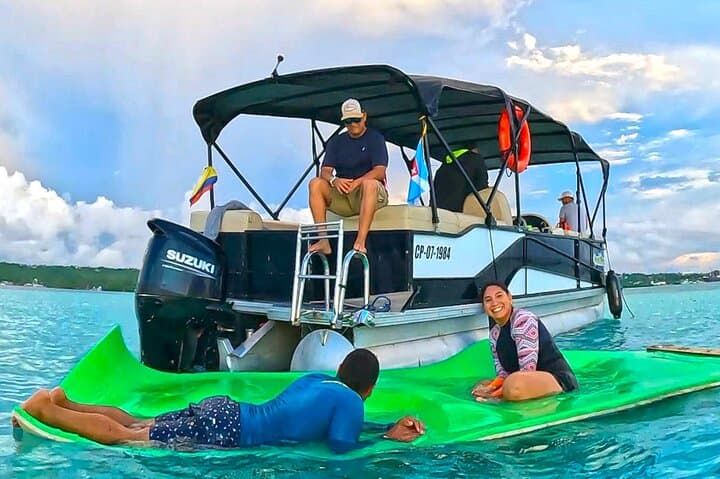 Private Sunrise Pontoon Tour at the Natural Aquarium — San Andrés photo 2