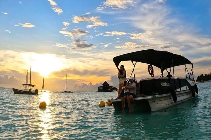 Private Sunrise Pontoon Tour at the Natural Aquarium — San Andrés photo 1