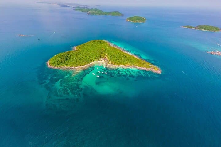 Phu Quoc 4-Island Day Trip with Hon Thom Cable Car: Snorkel, Beaches & Speedboat photo 3