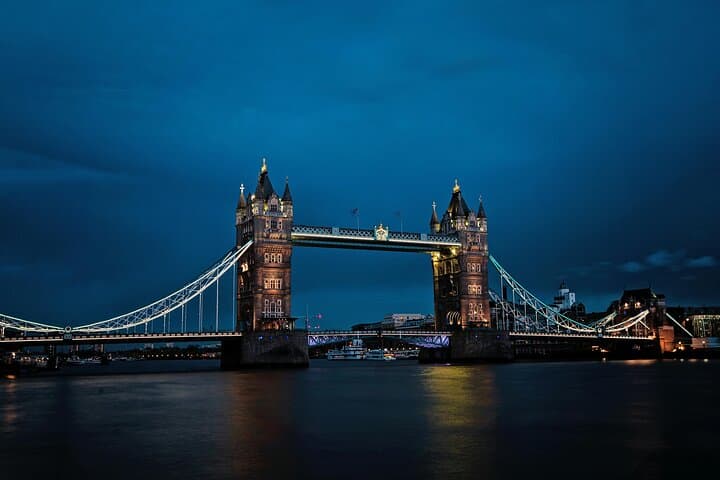 Tower Bridge Professional Photoshoot: Capture Iconic London Views photo 4