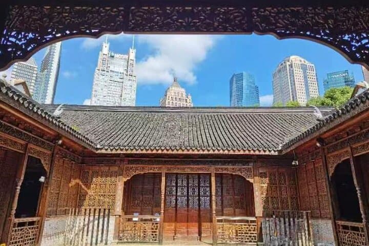 Shanghai Past, Present & Future: 4-Hour Food, Bike and Ferry Tour photo 6