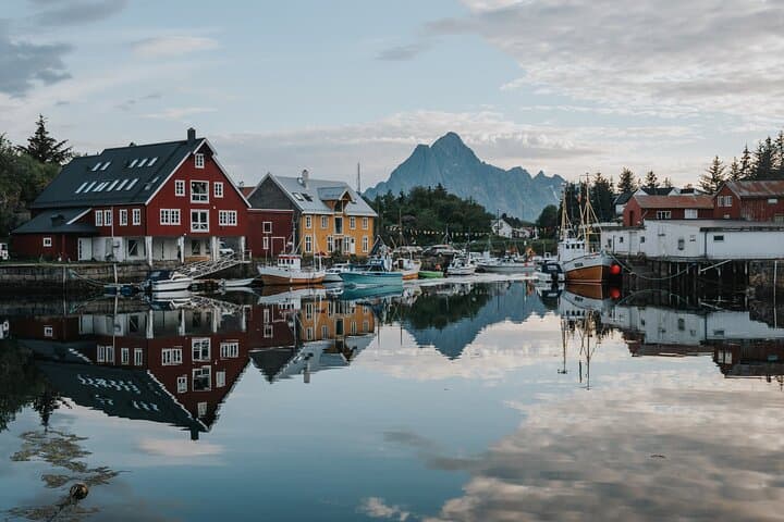Half-Day Lofoten Scenic Sightseeing: Kabelvåg, Haukland & Henningsvær photo 2