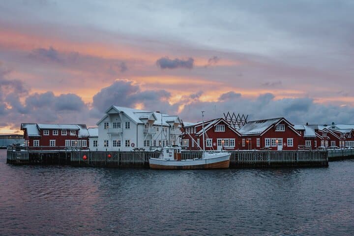 Half-Day Lofoten Scenic Sightseeing: Kabelvåg, Haukland & Henningsvær