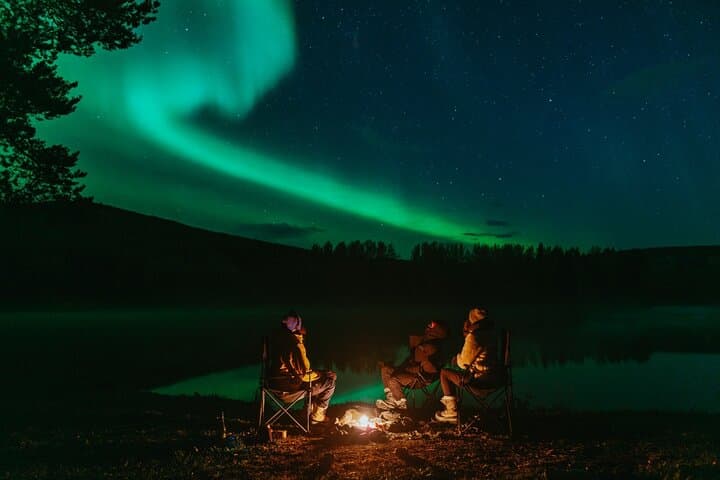 Northern Lights Photography Tour in Lofoten: Aurora Chase from Svolvaer