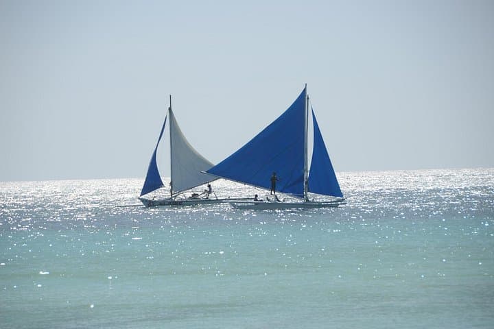 Private Paraw Sailing in Boracay: 30-Minute Traditional Filipino Sail Experience photo 1