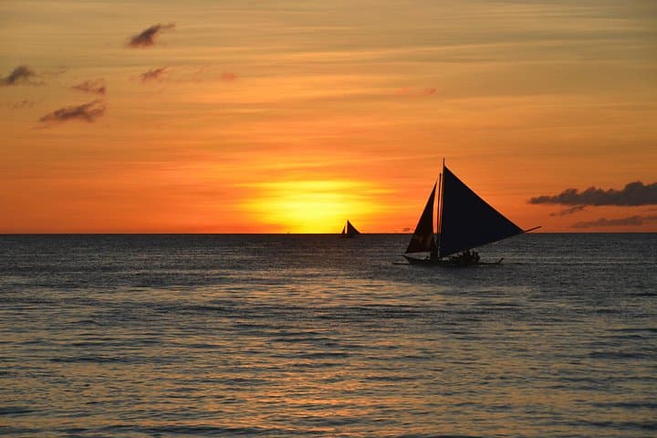 Private Paraw Sailing in Boracay: 30-Minute Traditional Filipino Sail Experience photo 3
