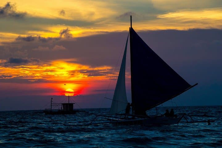 Private Paraw Sailing in Boracay: 30-Minute Traditional Filipino Sail Experience photo 4
