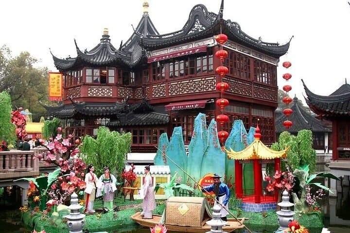 Shanghai in a Day: Skyline Views, The Bund & Classical Courtyards