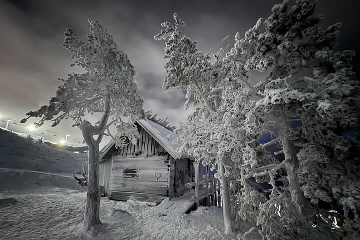 Private Snowshoeing to Santa's Cabin in Levi — Lapland Winter Hike photo 4