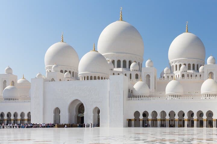 Full-Day Abu Dhabi City Tour: Sheikh Zayed Grand Mosque to Corniche