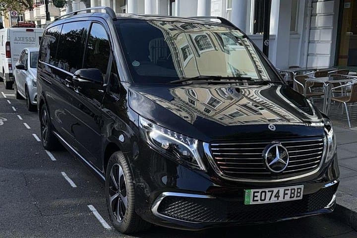 Heathrow to Central London Private Transfer — Fast, Eco-Friendly Airport Rides photo 3