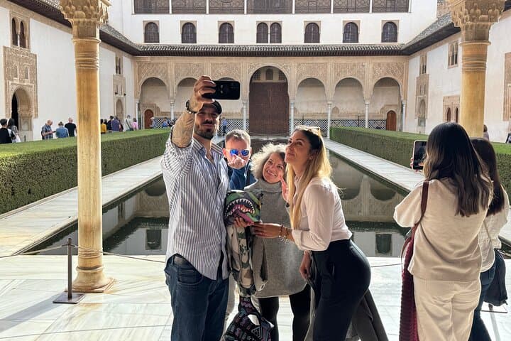 Madrid to Granada: Private 2-Day Alhambra Tour with Generalife and Albaicín photo 3