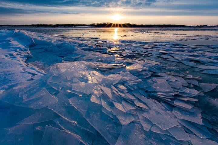Winter Coastal Snowshoeing from Sapporo: Ishikari Beach Day Trip